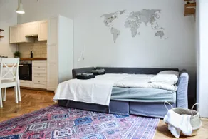 Relaxed home near Chain Bridge - Image 2