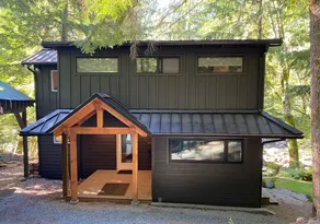 Hidden Falls Hot Tub Riverview @ South Fork (1BR) - Image 2