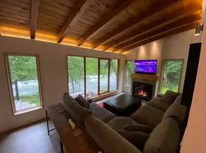 Hidden Falls Hot Tub Riverview @ South Fork (1BR) - Image 3