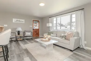 Charming Home, DT Westfield & Grand Park, Extras! - Image 2