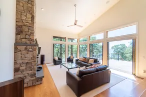 Legends Lake House - Image 3