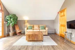 B suite Zenbarn 2BR Apt | VIP Perks Live Music - Image 2