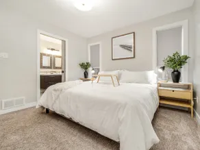 Henderson Lake&Exhibition 4 bed - Image 5