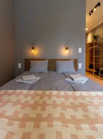Art District Studio Apartment - Image 5
