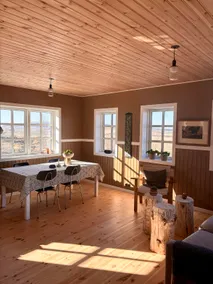 2 Bedroom Luxurious House with Private Hot Tub - Image 2