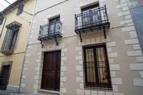 Apartment with a patio in the heart of Úbeda - Image 4