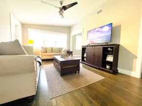 Golden Isles living - Image 2