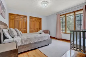 Lakefront living at it's finest! - Image 5