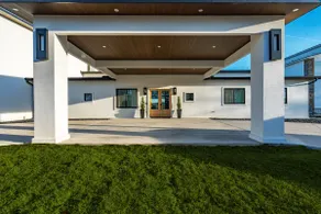 Modern Luxury Lakefront Estate, 7BR/6.5 Baths - Image 5