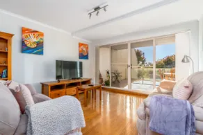 Spacious 2BR APT Panoramic Views Central Location - Hosted by CanStay - Image 4