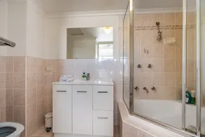 Spacious 2BR APT Panoramic Views Central Location - Hosted by CanStay - Image 5