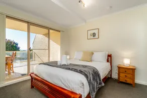Spacious 2BR APT Panoramic Views Central Location - Hosted by CanStay - Image 2