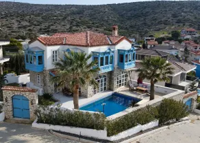 Beach front original stone mansion - Image 2