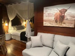 Rainforest Cabin With Bath - Image 4