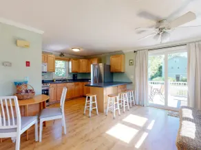 Charming 2 Bedroom Green Hill Beach Cottage - Image 3