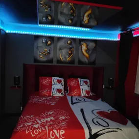 Pleasure Escape – Spa & Love Room - Image 5