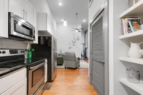 Spacious unit in Arts District - Image 4