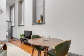 Spacious unit in Arts District - Image 3