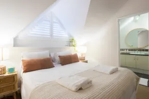 Unique 2BR townhouse with Balcony, BBQ + Parking! - Image 3