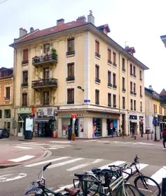 The Little Venice of the Alps, Ultra center.1 to 5 VIP - Image 4