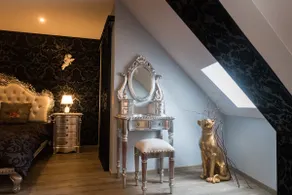Love Room Normandy *The Medieval Rose* - Image 2