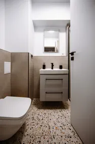 Royal Family Apartment - Image 4