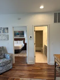 Cozy West Side Bend Townhouse, Lower Unit - Image 5
