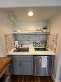 Cozy West Side Bend Townhouse, Lower Unit - Image 3