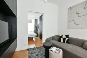 Charming Quiet 1BR Apt No. 21 - Image 2