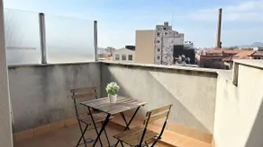 A central duplex with a terrace - Image 4