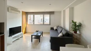 A central duplex with a terrace - Image 2
