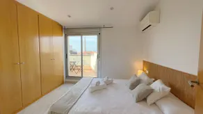 A central duplex with a terrace - Image 3