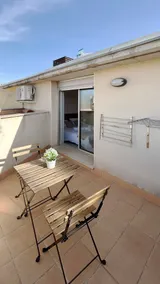 A central duplex with a terrace - Image 5
