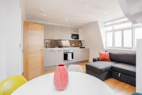 Soho Loft with AC Near Piccadilly - Image 3