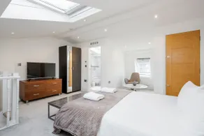 Soho Loft with AC Near Piccadilly - Image 2