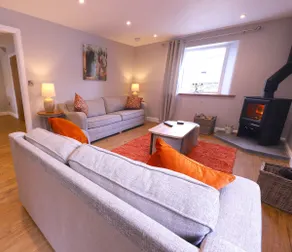 Meadow View, own EV charger & super king/king beds - Image 5