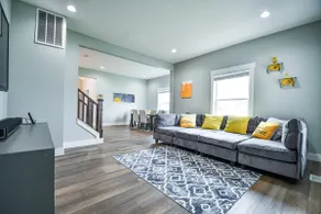 Home w/King Suite 4 Mins to DAY Airport - Image 4