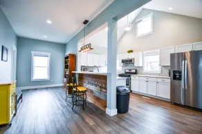 Home w/King Suite 4 Mins to DAY Airport - Image 3