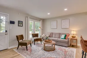 Modern Retreat! Safe, Central & Family Friendly! - Image 3