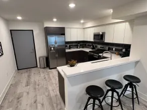 Chic 2BR Century City Apt w/ Parking, Laundry - Image 5