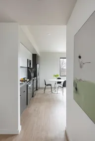 Modern New Apartment, East Side - Image 5