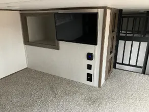 New Luxury 5th Wheel - Image 3