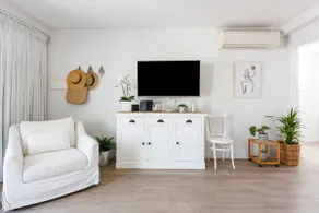 Beachside Chic - 2 Bedroom - Image 5