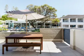 Beachside Chic - 2 Bedroom - Image 2