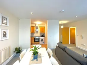 Peaceful Flat Near City Attraction - Image 4
