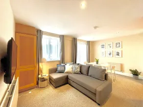 Peaceful Flat Near City Attraction - Image 5