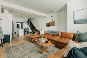 Stunning 5 BR -Heart of Downtown - Image 4