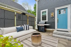 Award Winning Luxury Carriage House! - Image 3
