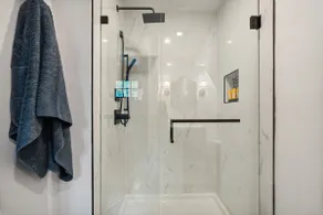 Award Winning Luxury Carriage House! - Image 5