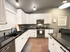 Secluded Charming 3BR Retreat + Oversize Parking - Image 3